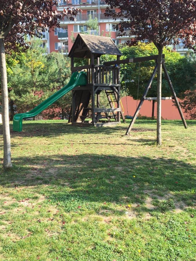 Brand New Apartment. Parking Spot Included! Bratislava Extérieur photo
