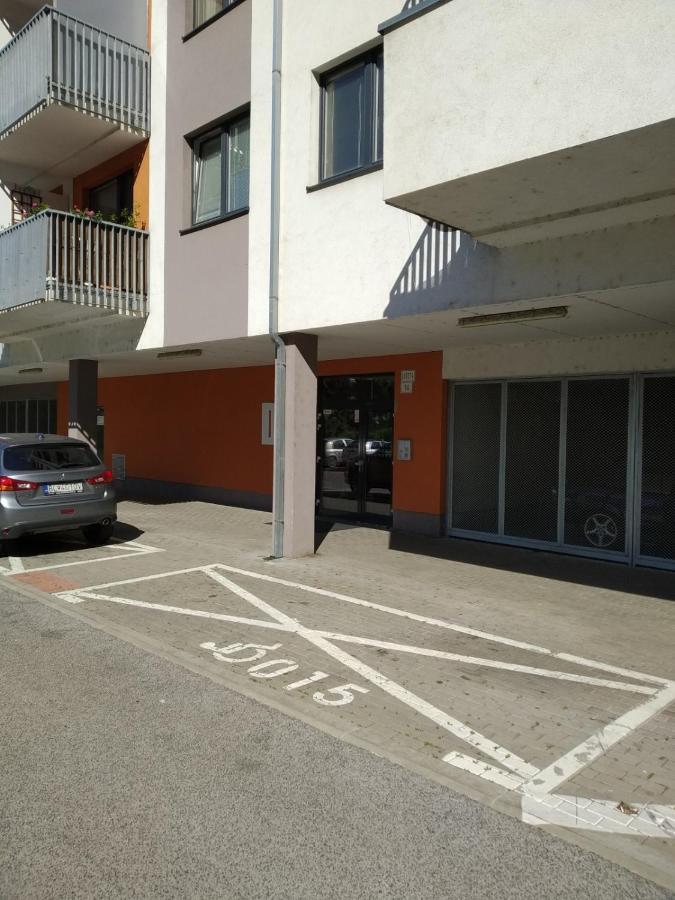 Brand New Apartment. Parking Spot Included! Bratislava Extérieur photo