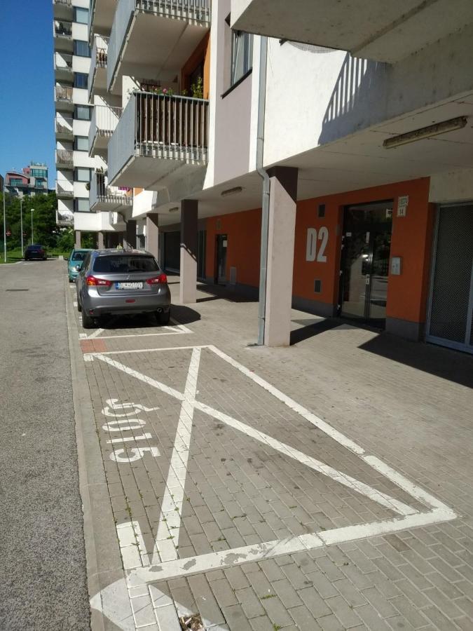 Brand New Apartment. Parking Spot Included! Bratislava Extérieur photo